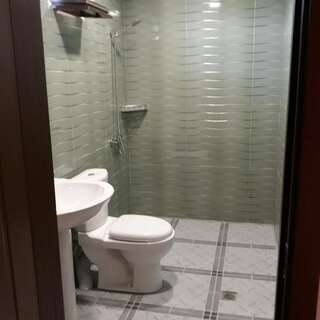 Гостевой дом Sunny Days Кобулети Классический четырехместный номер-7